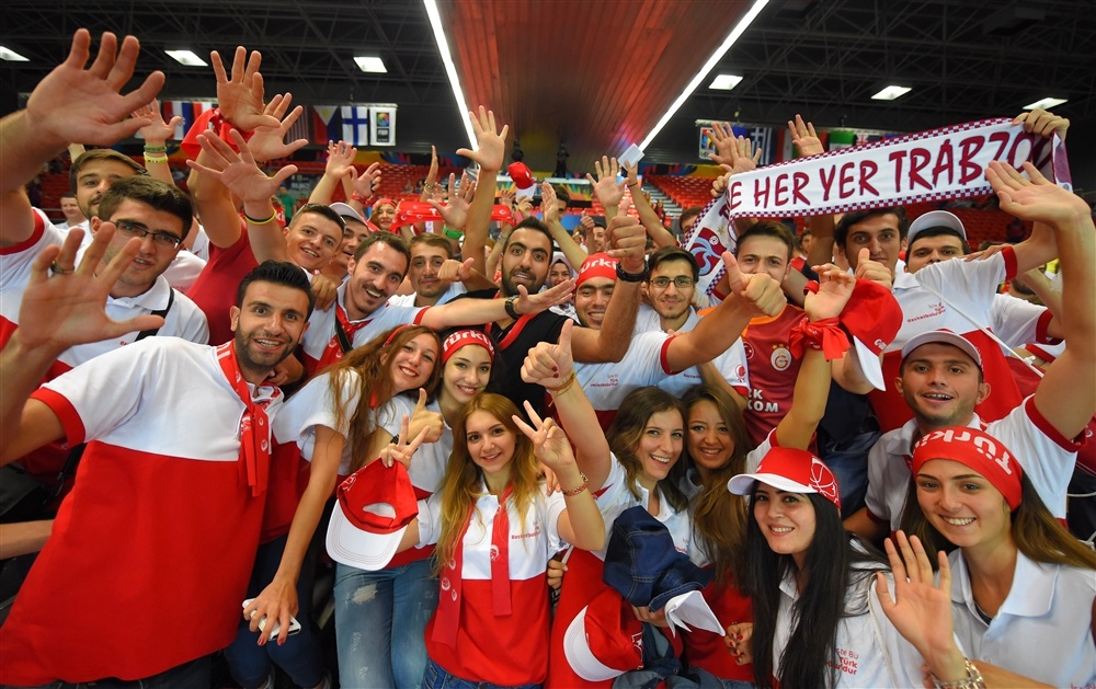 Mundobasket 2014: Είναι... τρελοί οι οπαδοί (photos)