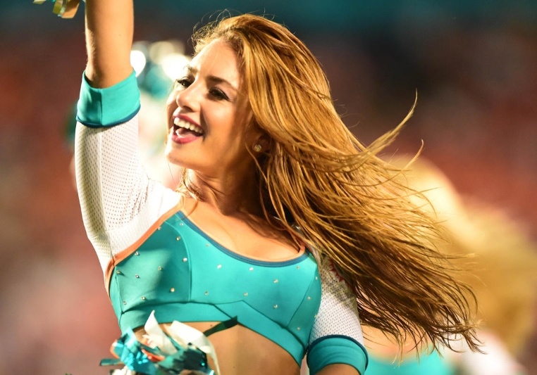 NFL: Έτοιμες και οι Cheerleaders (photos)
