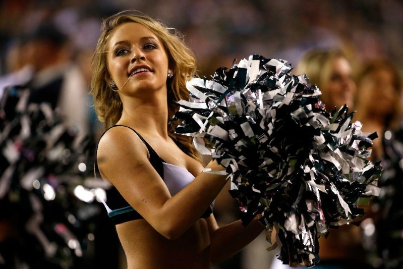 NFL: Έτοιμες και οι Cheerleaders (photos)