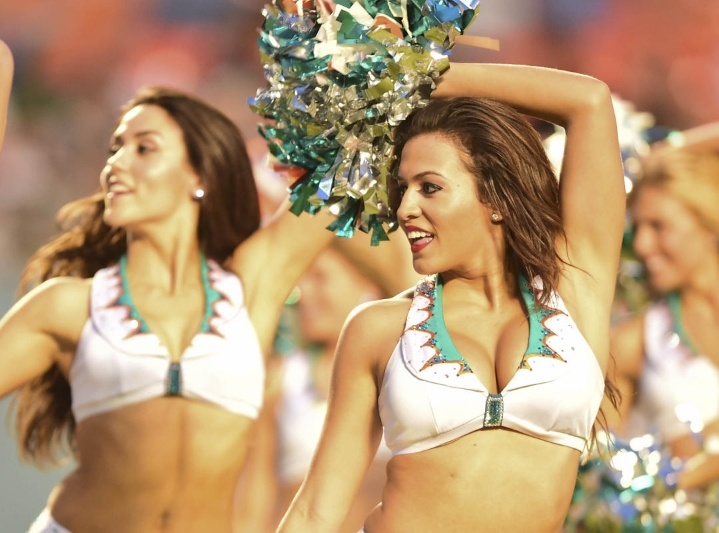 NFL: Έτοιμες και οι Cheerleaders (photos)