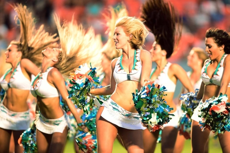 NFL: Έτοιμες και οι Cheerleaders (photos)