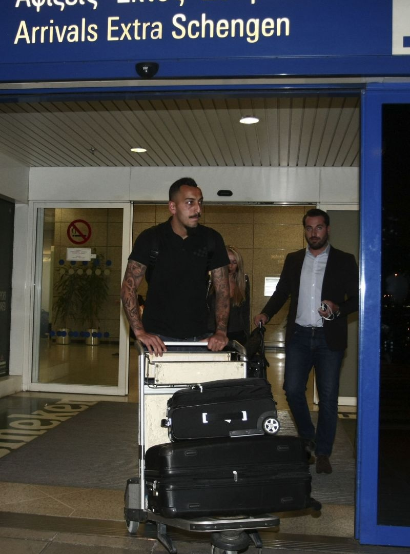 Ολυμπιακός: Η άφιξη του Μήτρογλου (photos)