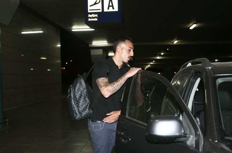Ολυμπιακός: Η άφιξη του Μήτρογλου (photos)