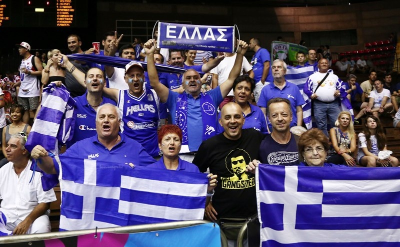 Μουντομπάσκετ 2014: Περικεφαλαίες, Γκάνγκστερ και φιλιά (photos)