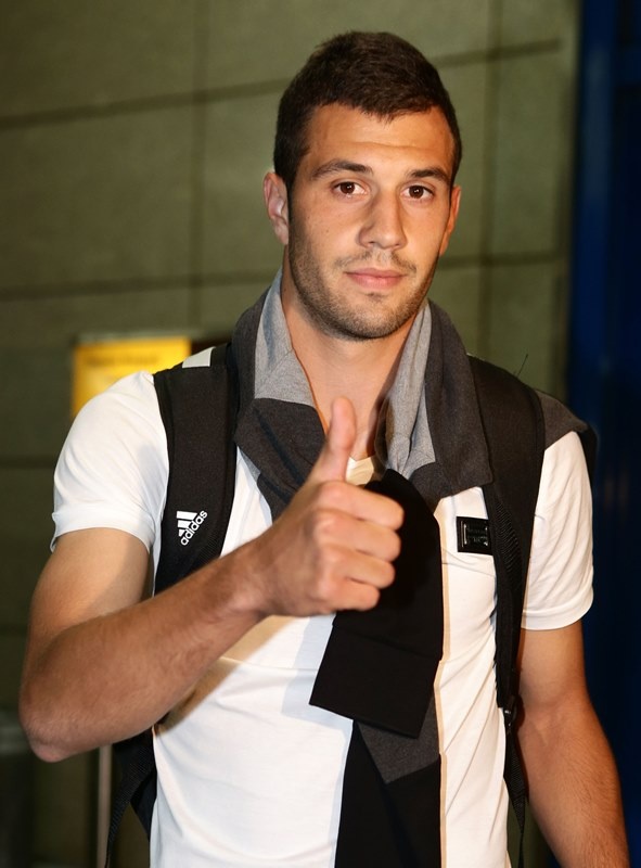 Ολυμπιακός: Έφτασε ο Μιλιβόγεβιτς (photos)