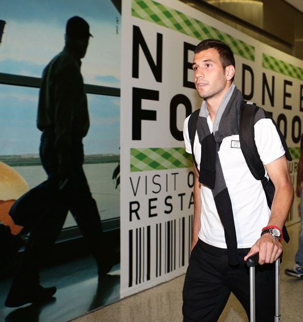 Ολυμπιακός: Έφτασε ο Μιλιβόγεβιτς (photos)