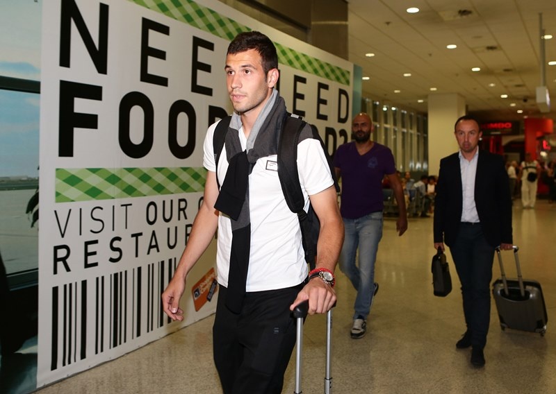 Ολυμπιακός: Έφτασε ο Μιλιβόγεβιτς (photos)