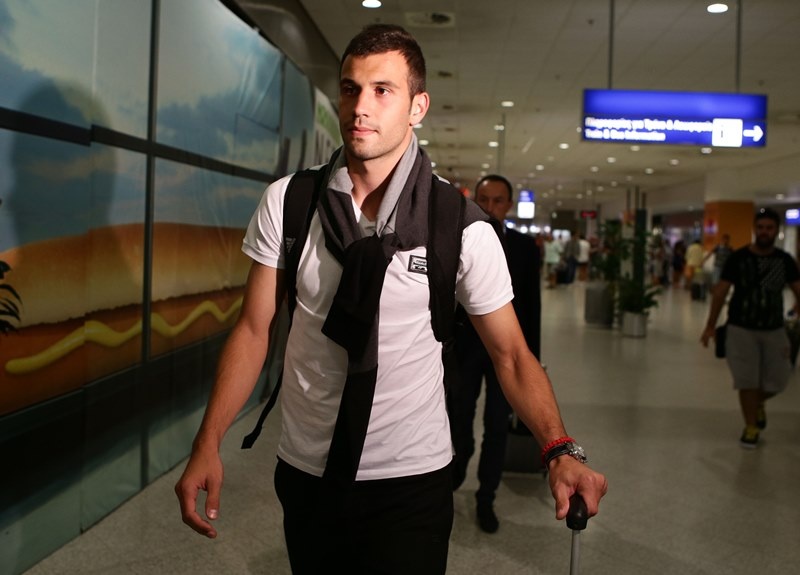 Ολυμπιακός: Έφτασε ο Μιλιβόγεβιτς (photos)