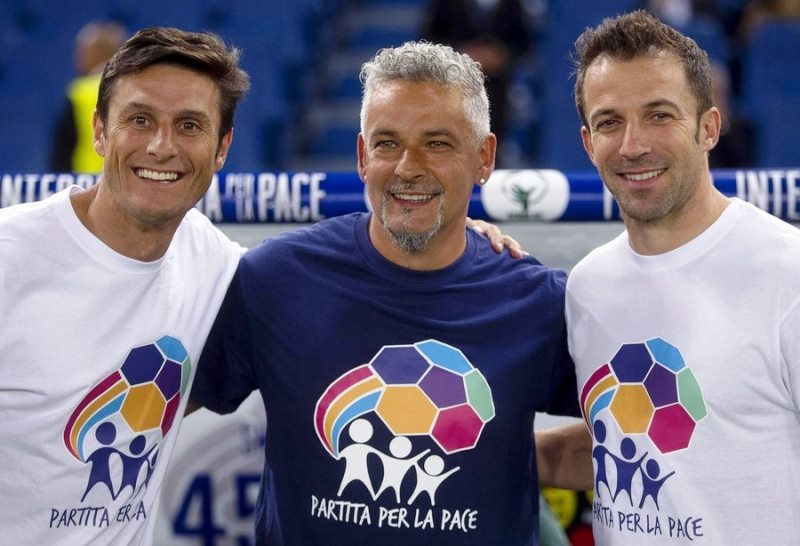 Ο Μαραντόνα κάνει ασίστ στον Μπάτζιο! (photos+video)