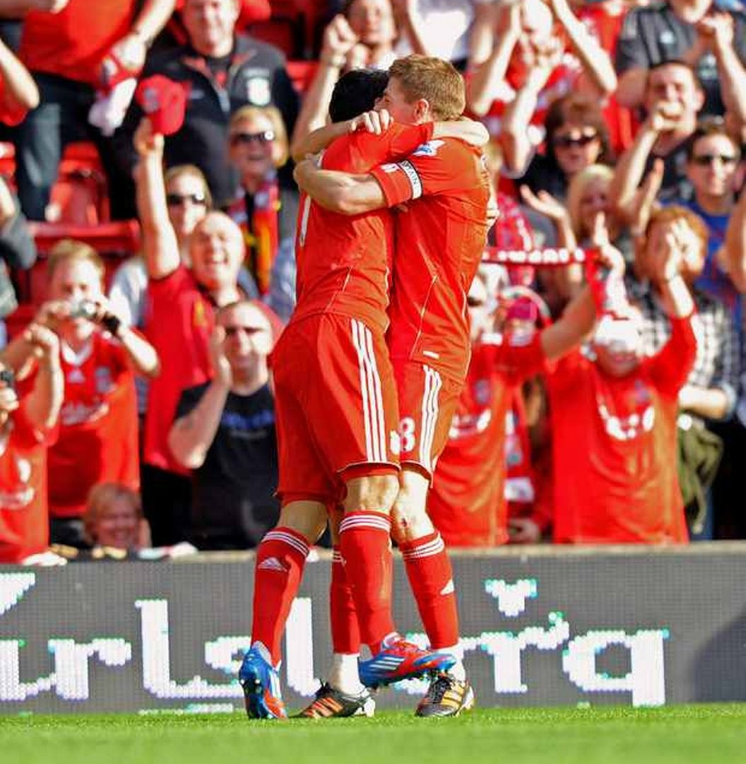 Η «κόκκινη» καριέρα του Σουάρεζ (video+photos)