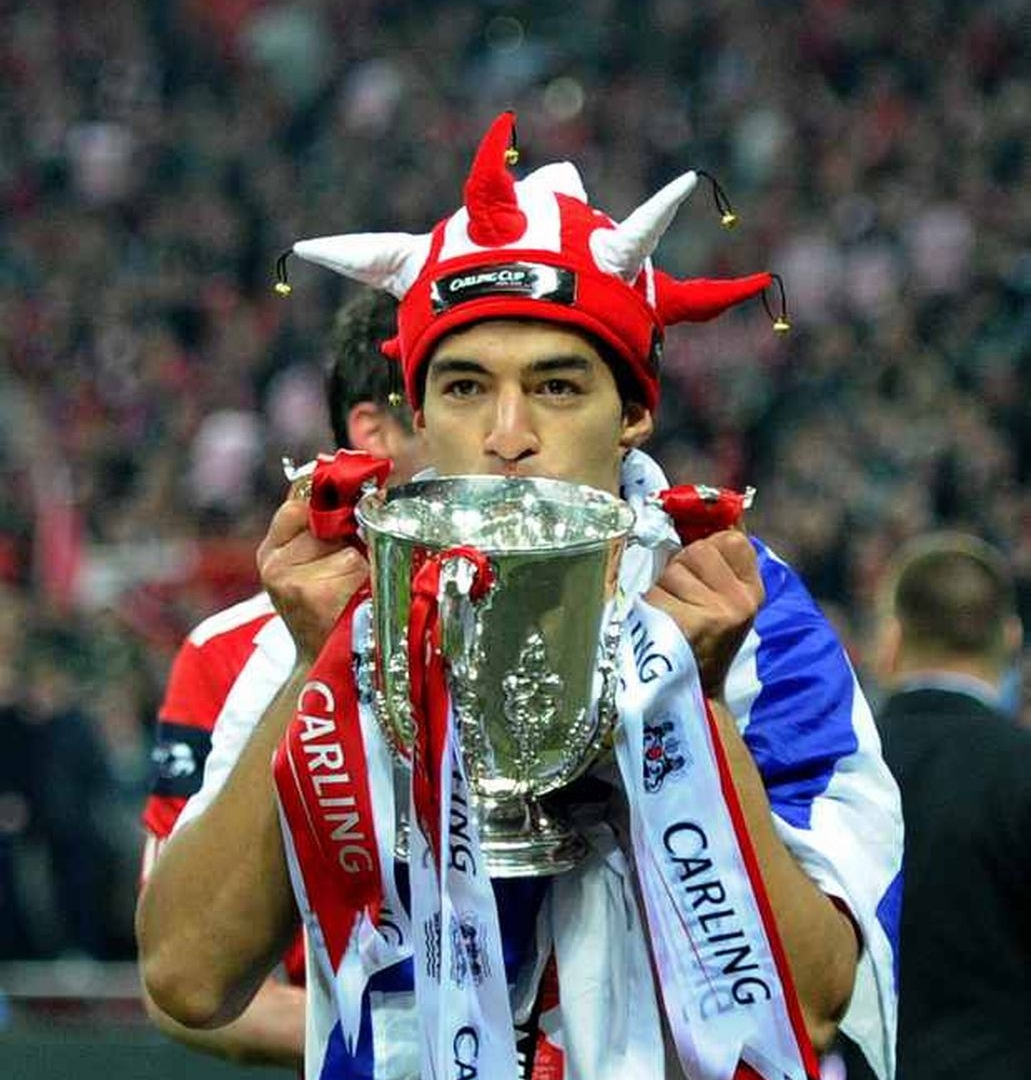 Η «κόκκινη» καριέρα του Σουάρεζ (video+photos)