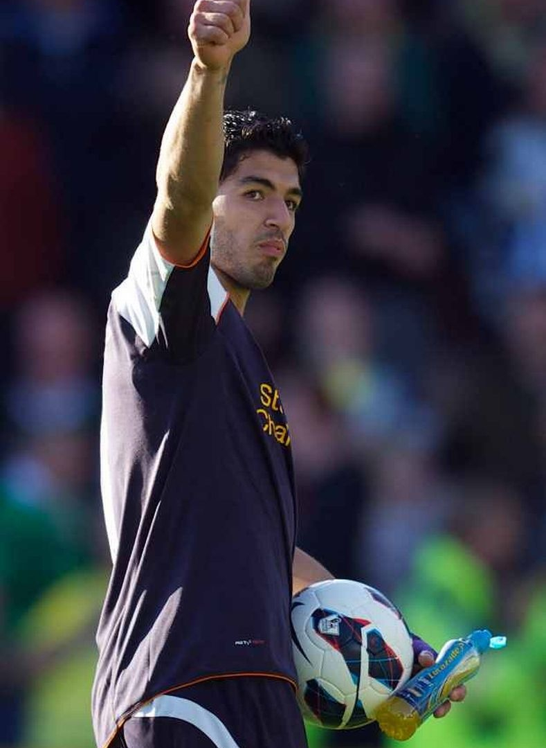 Η «κόκκινη» καριέρα του Σουάρεζ (video+photos)