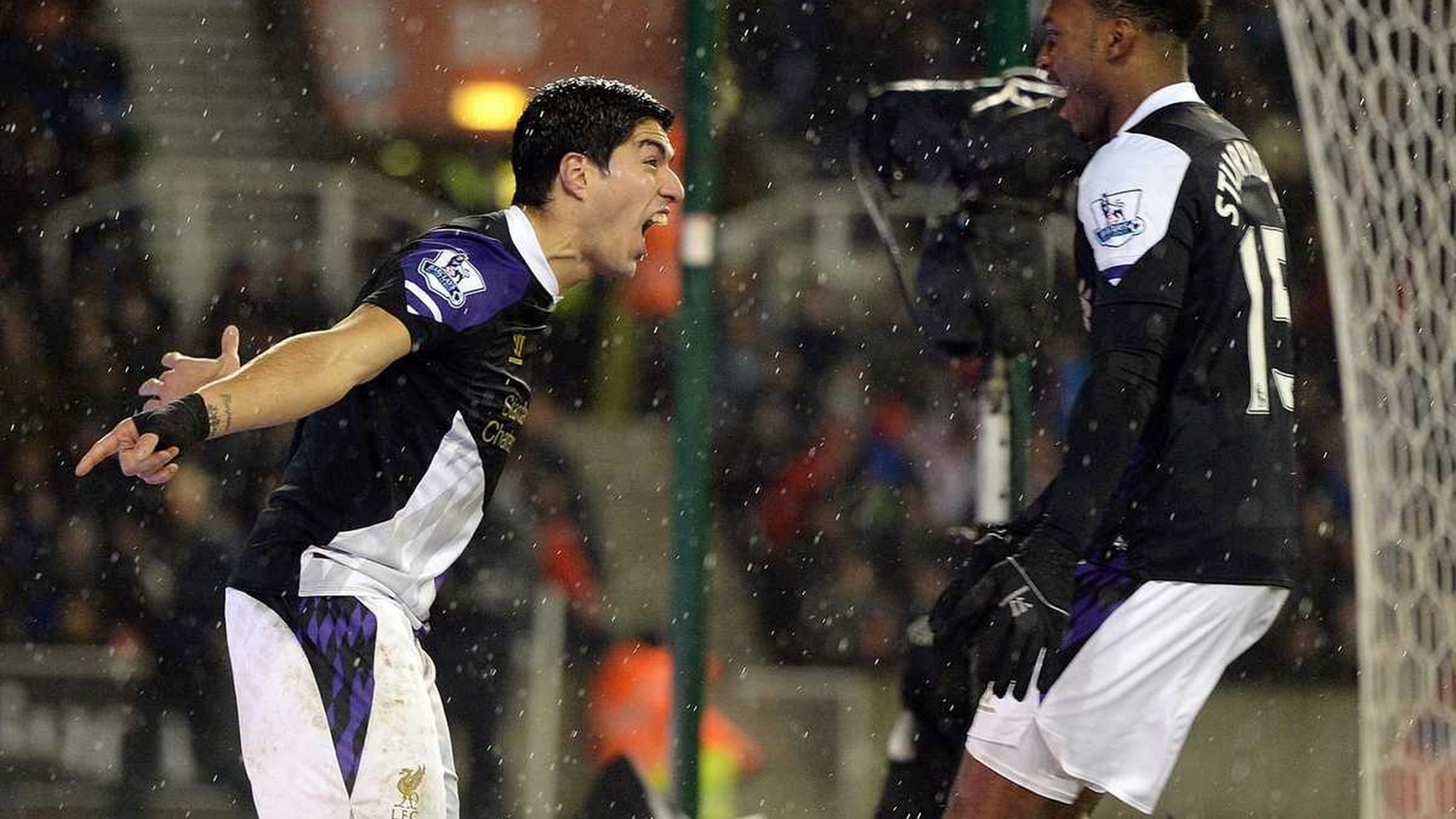 Η «κόκκινη» καριέρα του Σουάρεζ (video+photos)