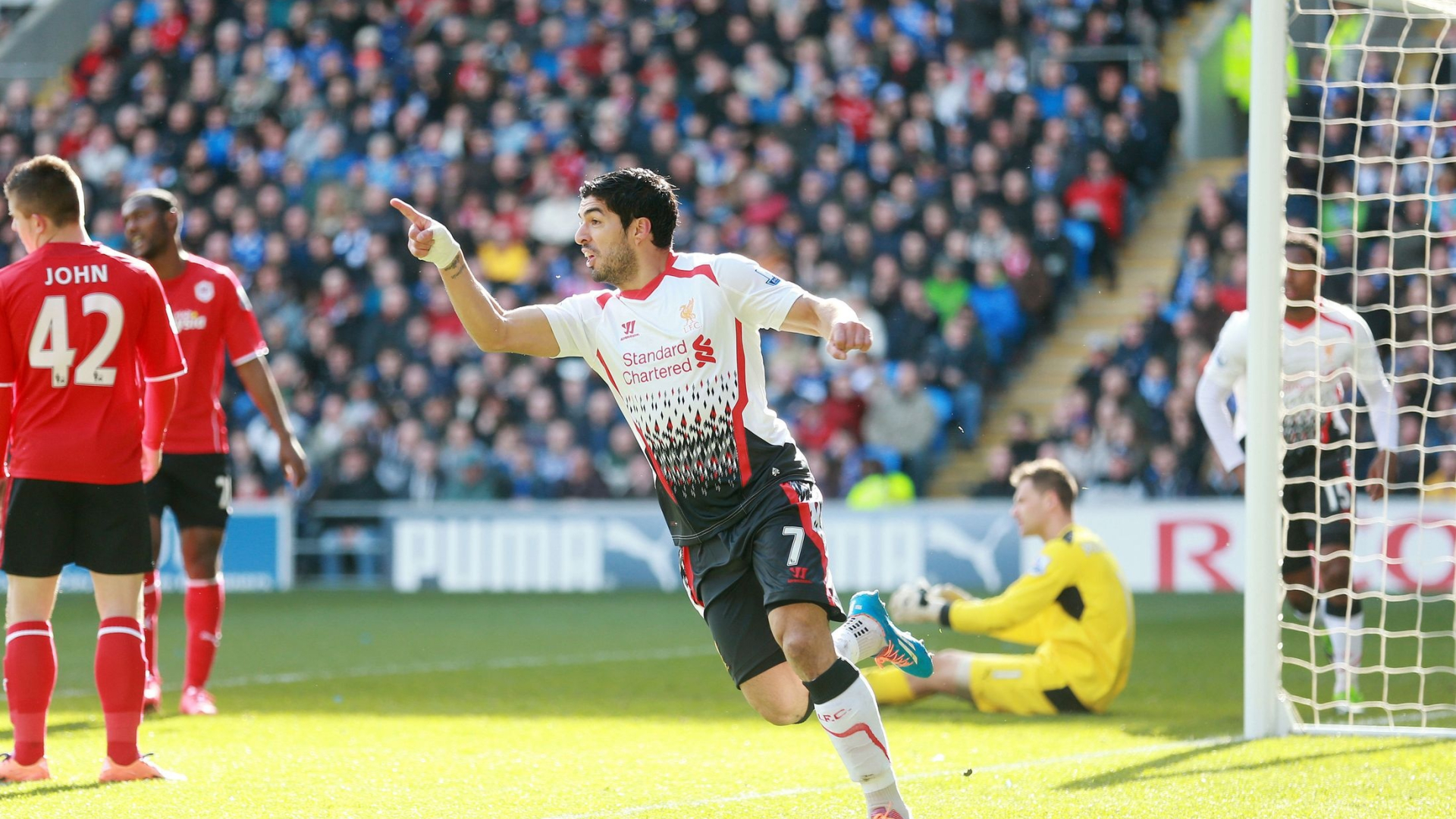 Η «κόκκινη» καριέρα του Σουάρεζ (video+photos)