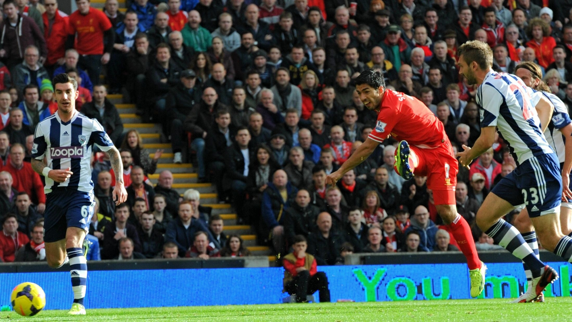 Η «κόκκινη» καριέρα του Σουάρεζ (video+photos)