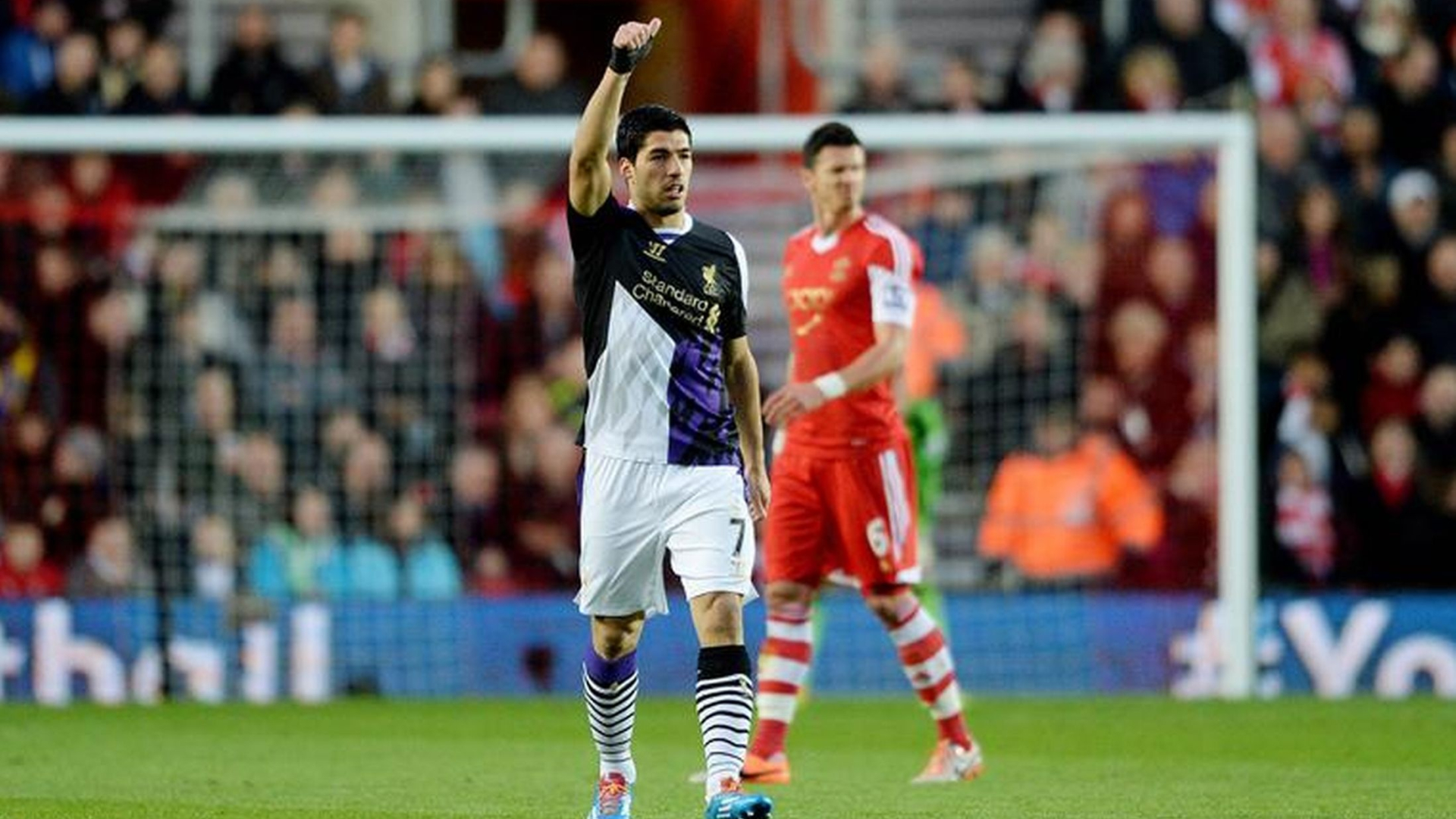 Η «κόκκινη» καριέρα του Σουάρεζ (video+photos)