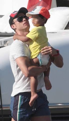 Ρεάλ Μαδρίτης: Baby Sitter ο Ρονάλντο! (photos)