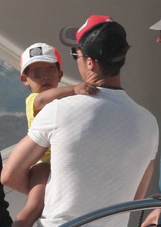 Ρεάλ Μαδρίτης: Baby Sitter ο Ρονάλντο! (photos)