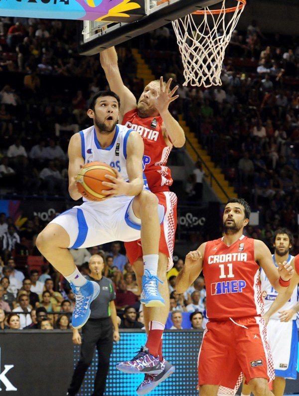 Μουντομπάσκετ 2014: Το απίστευτο λέι απ του Παπανικολάου (video+photos)