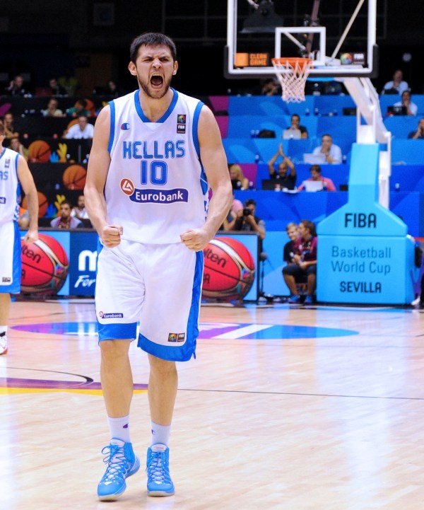 Μουντομπάσκετ 2014: Το απίστευτο λέι απ του Παπανικολάου (video+photos)