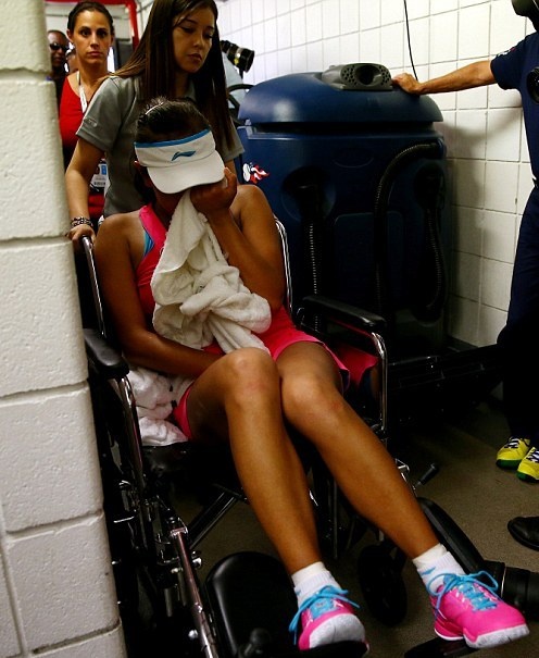 US Open: Με καροτσάκι αποσύρθηκε η Πενγκ (photos+videos)