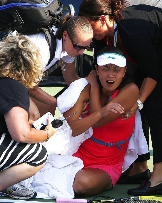 US Open: Με καροτσάκι αποσύρθηκε η Πενγκ (photos+videos)