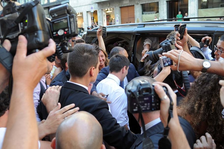 Λιονέλ Μέσι: Στο Μιλάνο με την Αντονέλα (photos)