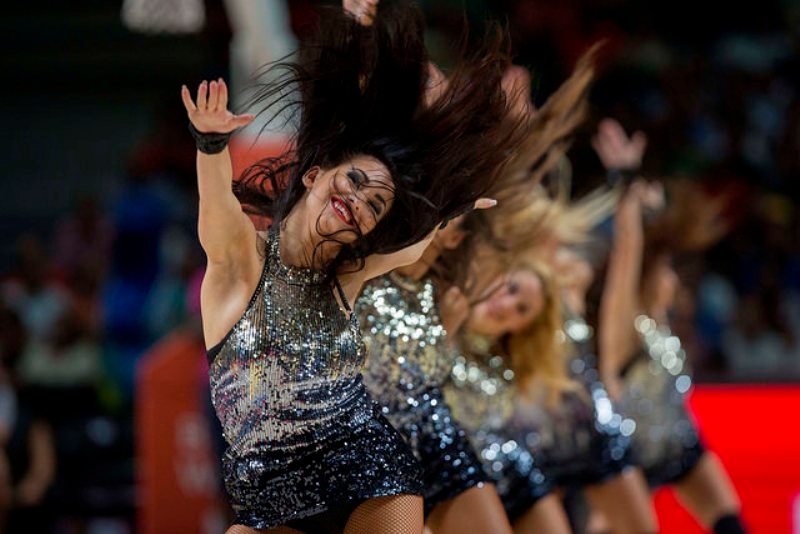 Mundobasket 2014: Τσιρλίντερ από ασήμι (photos)