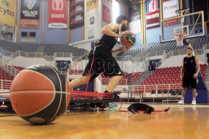 ΠΑΟΚ: Μεγάλη ένταση στην Πυλαία (video+photos)