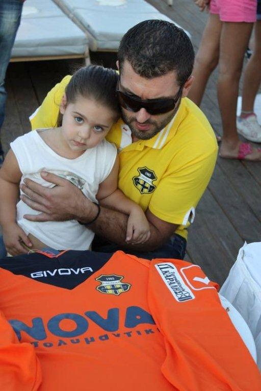 Παρουσίαση φανέλας της Ομόνοιας στην... πισίνα (photos)