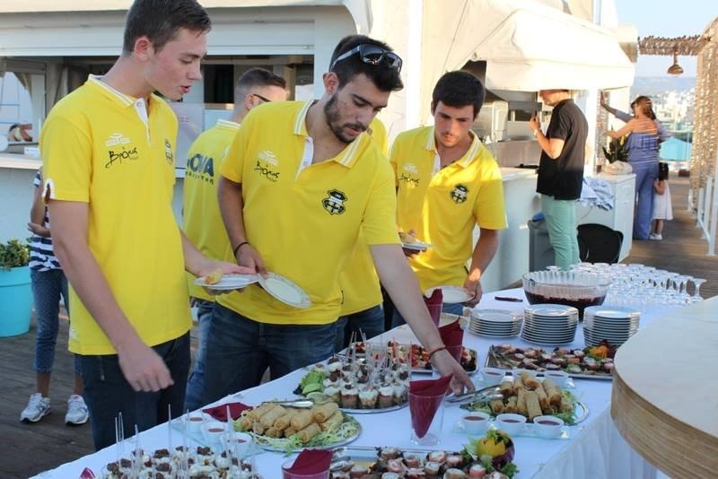 Παρουσίαση φανέλας της Ομόνοιας στην... πισίνα (photos)