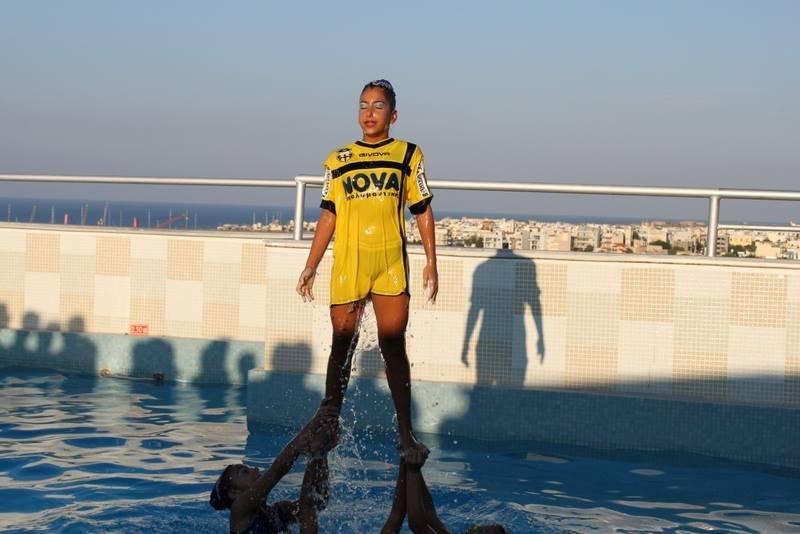 Παρουσίαση φανέλας της Ομόνοιας στην... πισίνα (photos)