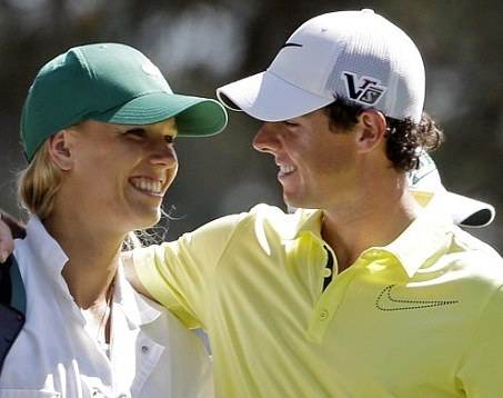 Καρολίν Βοζνιάκι: Ο φίλος της τη χώρισε από το τηλέφωνο! (photos)