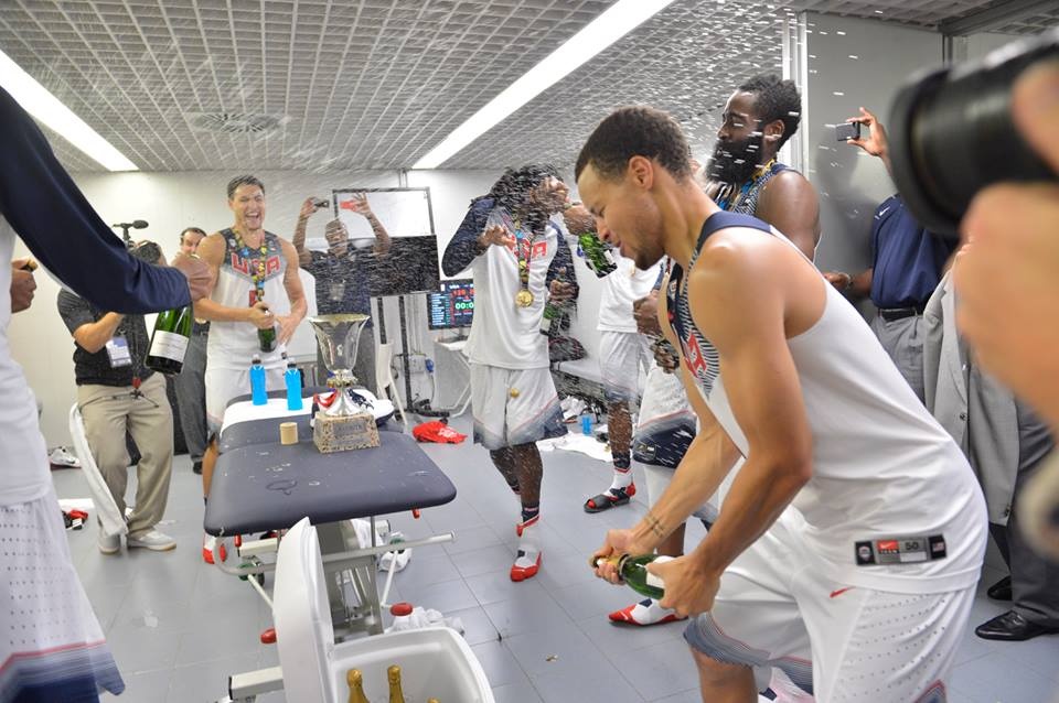 Μουντομπάσκετ 2014: Σαμπάνιες στα αποδυτήρια των ΗΠΑ (photos)