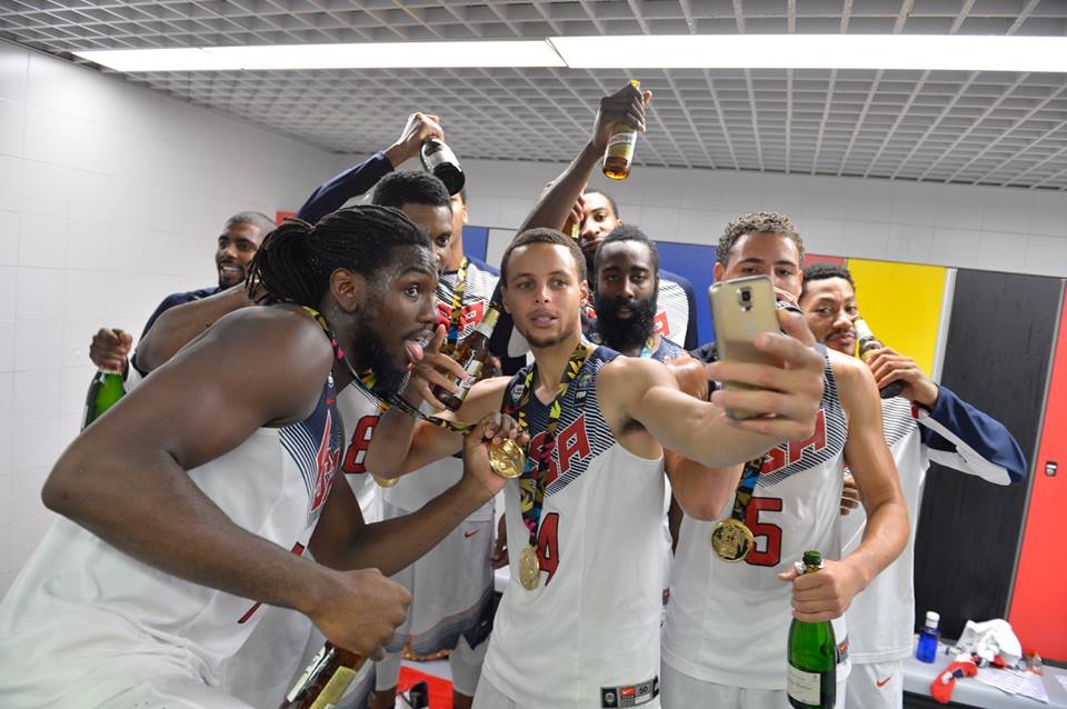 Μουντομπάσκετ 2014: Σαμπάνιες στα αποδυτήρια των ΗΠΑ (photos)