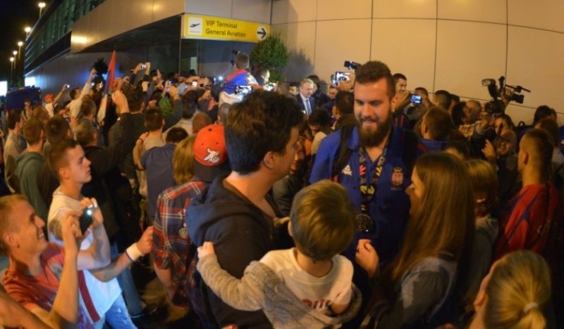 Mundobasket 2014: Απίστευτη υποδοχή στο Βελιγράδι (videos+photos)