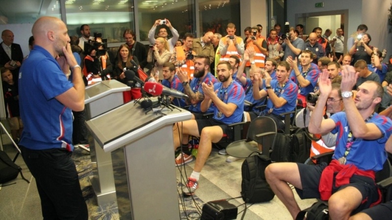 Mundobasket 2014: Απίστευτη υποδοχή στο Βελιγράδι (videos+photos)