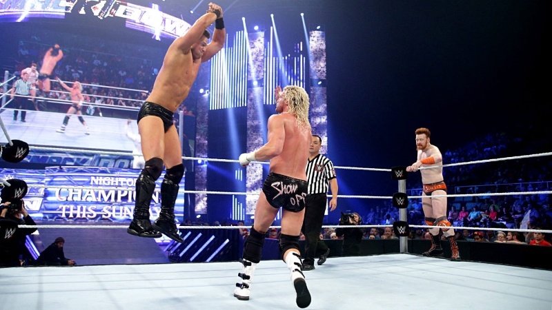SmackDown: Reigns με Rollins και στη μέση ο… Rusev (photos+videos)