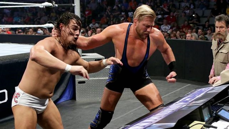 SmackDown: Reigns με Rollins και στη μέση ο… Rusev (photos+videos)
