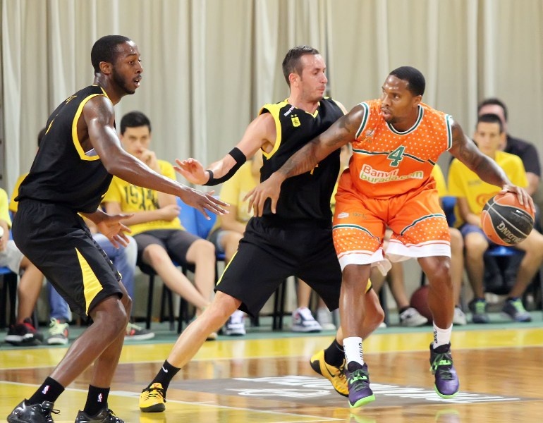 «Nick Galis Cup»: Άρης - Μπάνβιτ 66-48 (photos)