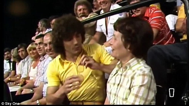 Ακροβάτης και τραγουδιστής ο Κίγκαν (videos+photos)