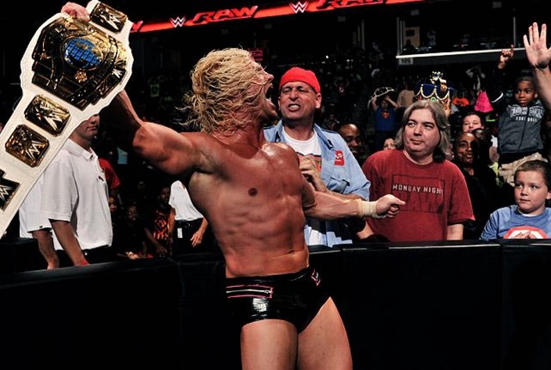 Raw: Μαγικά από Ambrose! (photos+videos)