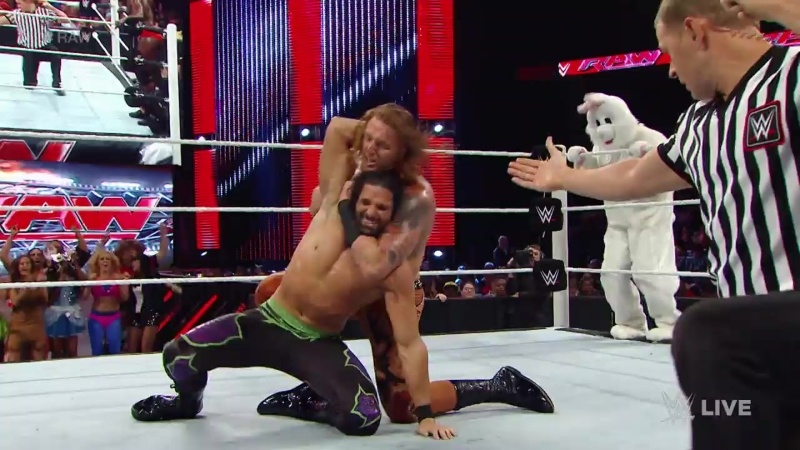 Raw: Μαγικά από Ambrose! (photos+videos)