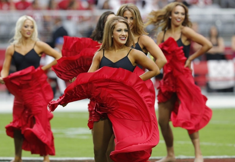 NFL: Παρών εκ νέου οι Cheerleaders (photos)