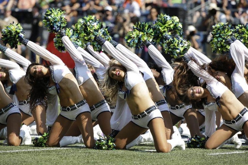 NFL: Παρών εκ νέου οι Cheerleaders (photos)
