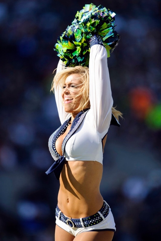 NFL: Παρών εκ νέου οι Cheerleaders (photos)