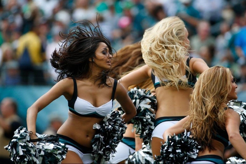 NFL: Παρών εκ νέου οι Cheerleaders (photos)