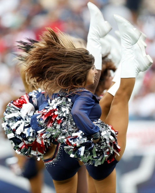 NFL: Παρών εκ νέου οι Cheerleaders (photos)