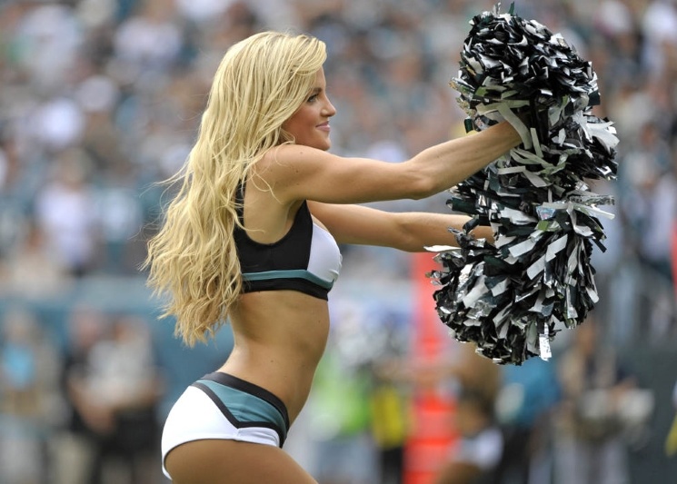 NFL: Παρών εκ νέου οι Cheerleaders (photos)