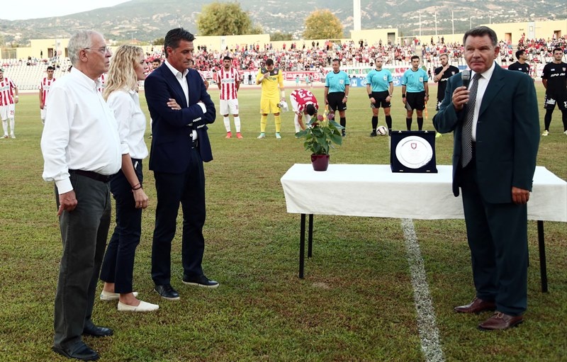Παναχαϊκή - Ολυμπιακός: Τίμησε Μίτσελ ο Κούγιας (photos)